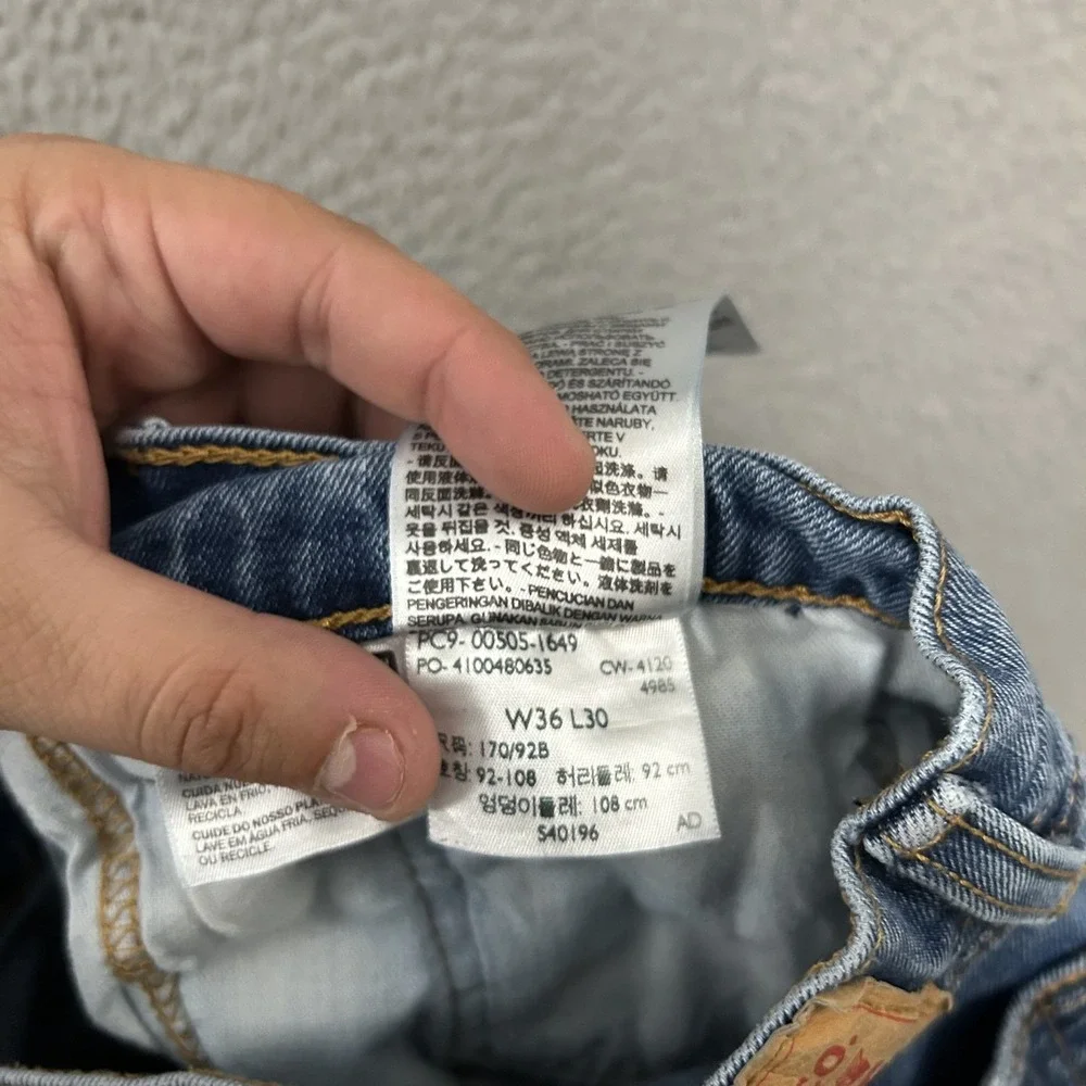 Levis Jeans Mens 36x30 Blue Denim 505 Regular Straight American Medium Wash